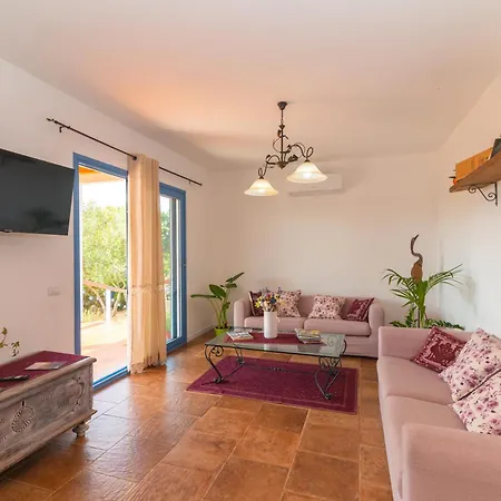Alcumissu Bed and Breakfast Calangianus